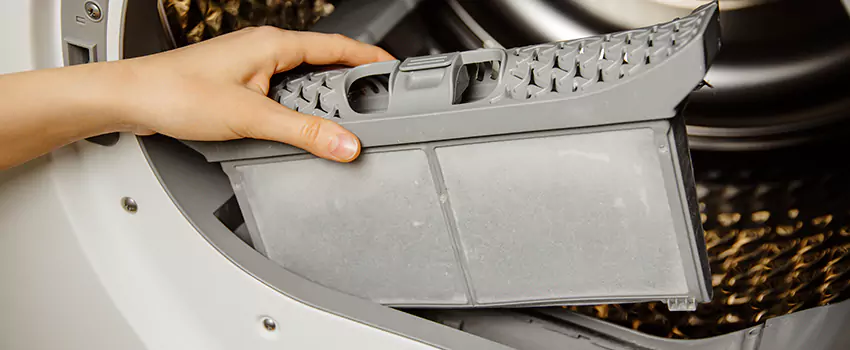Signs Of A Clogged Dryer Lint Trap in Carol Stream, Illinois